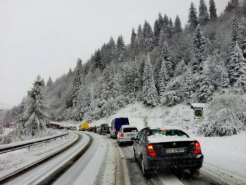 Peisaj hibernal pe DN 17, între Vama și Câmpulung Moldovenesc