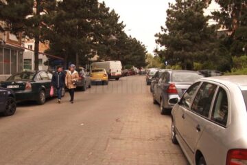 Strada Curtea Domnească, pietonală, dar cu acces permis pentru vehicule