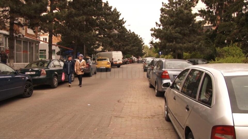 Strada Curtea Domnească, pietonală, dar cu acces permis pentru vehicule