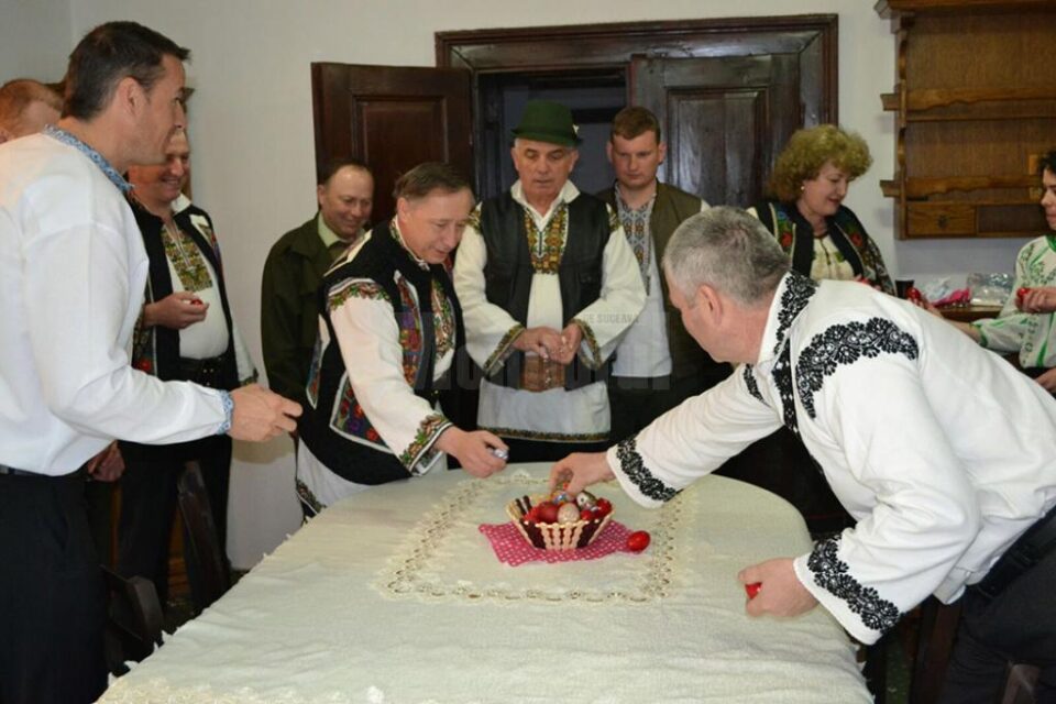Angajații Ocolului Silvic Dorna Candrenilor