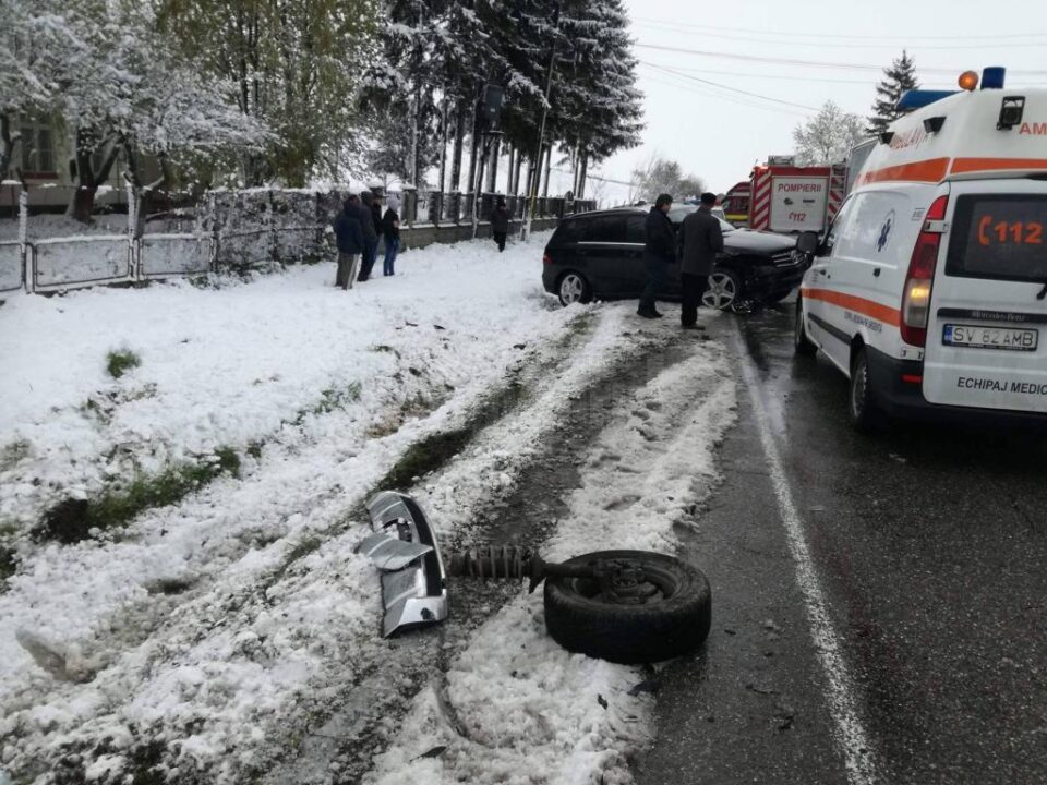 Roata a ajuns la câțiva metri distanță de mașină