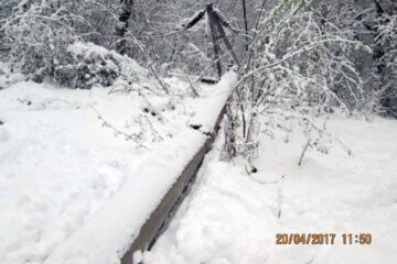 Zeci de localități fără energie electrică din cauza vântului puternic și a precipitațiilor