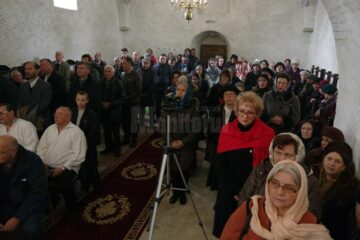 Credincioși la Biserica Sf. Simion