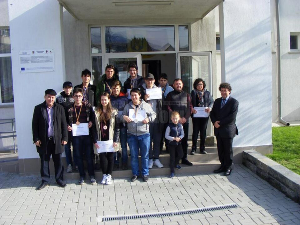 Lotul județean, alături de profesorii coordonatori