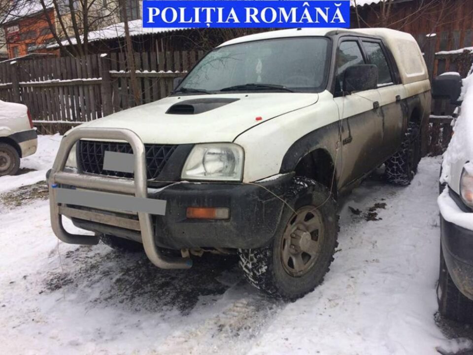 Mașini de teren ridicate la perchezițiile care au avut loc în luna decembrie a anului trecut Mașini de teren ridicate la perchezițiile care au avut loc în luna decembrie a anului trecut