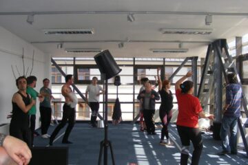 Actorii Teatrului "Matei Vișniec", la repetiții cu regizorul Alexandru Hausvater