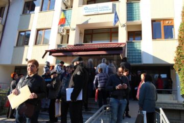 Protest spontan la APM Suceava