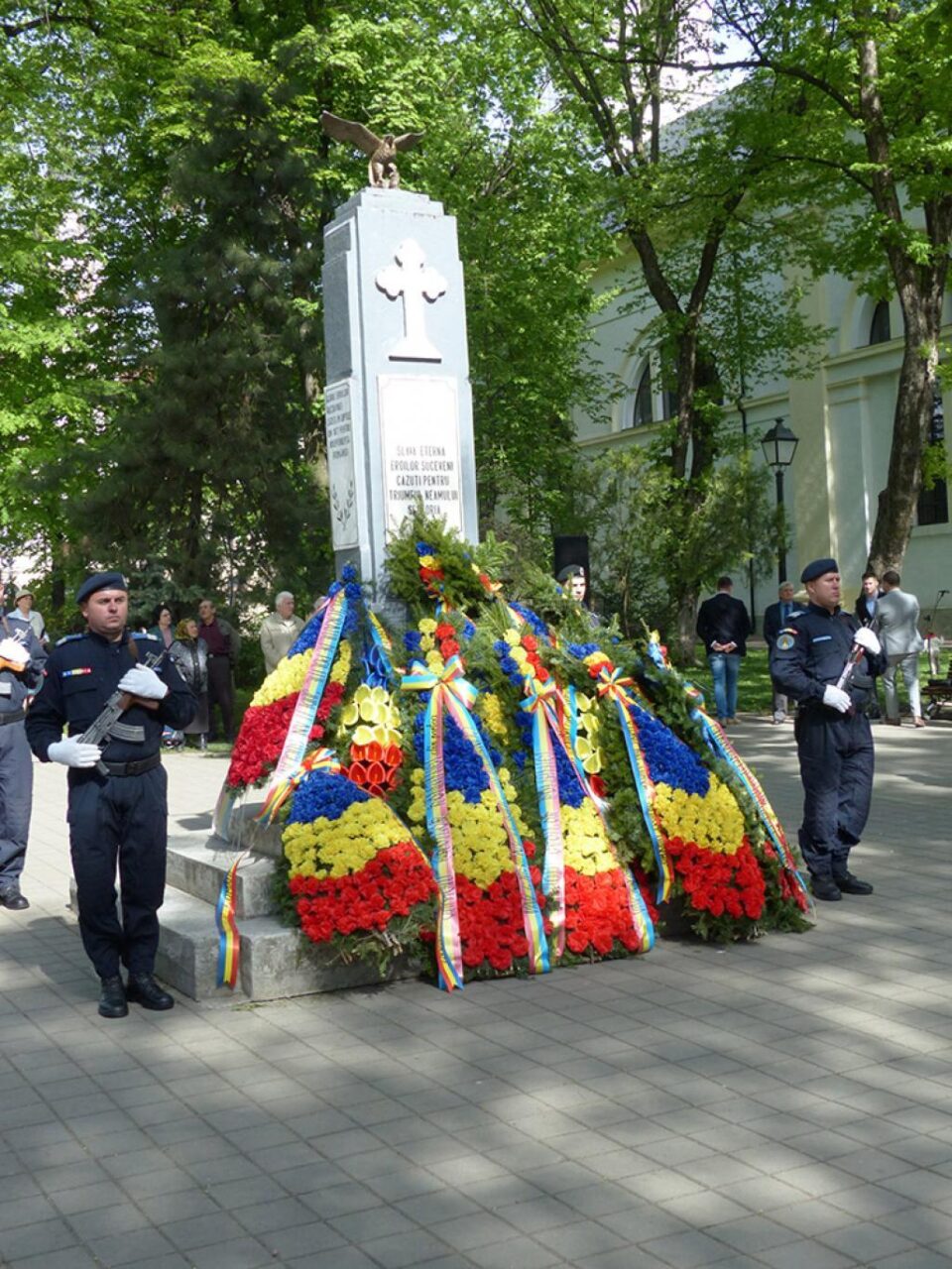 La Monumentul Eroilor Români au fost depuse coroane de flori în memoria acestora