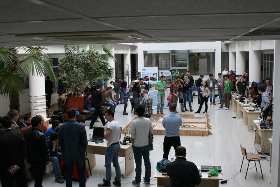„Concursul Internațional Studențesc de Calculatoare Hard & Soft ediția XXIV” are ca perioadă de desfășurare intervalul 2 mai – 6 iunie 2017 „Concursul Internațional Studențesc de Calculatoare Hard & Soft ediția XXIV” are ca perioadă de desfășurare intervalul 2 mai – 6 iunie 2017
