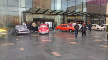 Vremea nu i-a împiedicat pe colecționari să-și expună bijuteriile pe patru roți