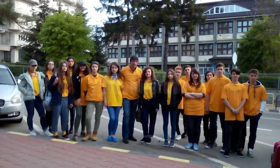 Lotul județean a fost alcătuit din elevi ai Colegiului de Artă „Ciprian Porumbescu”
