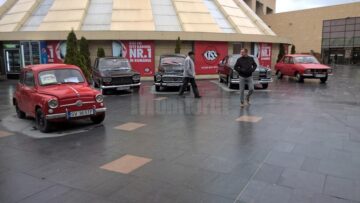 Vremea nu i-a împiedicat pe colecționari să-și expună bijuteriile pe patru roți