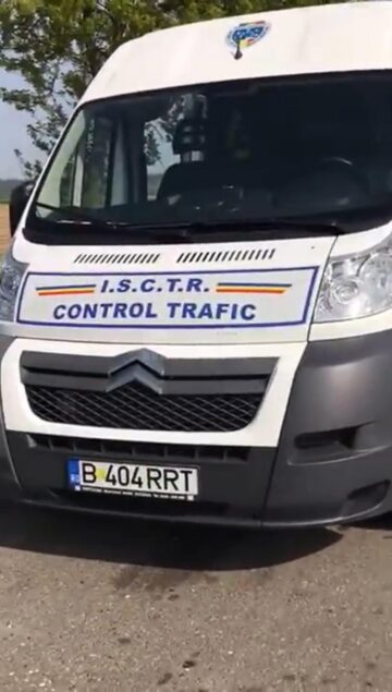 Mașina atacată