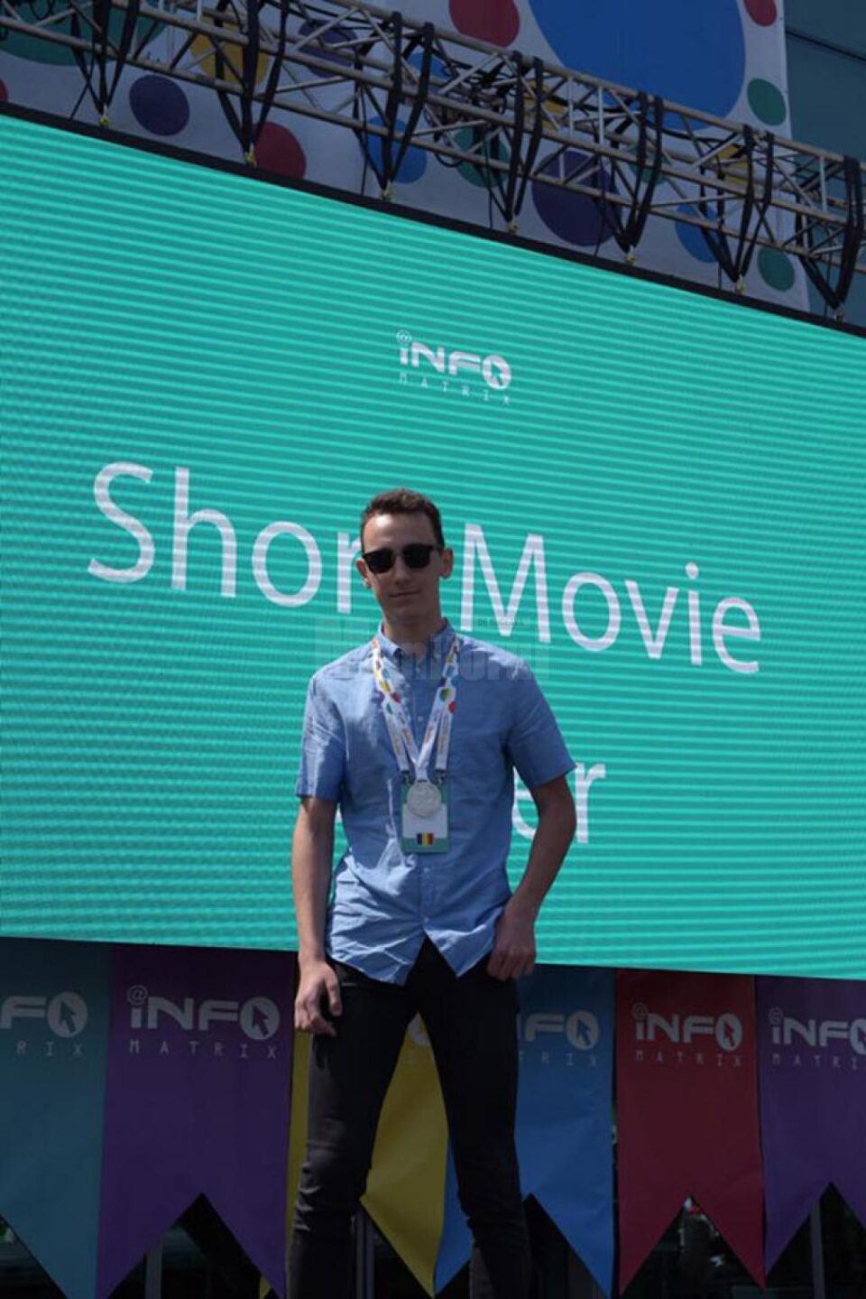 Victor Acsani a câștigat medalia de argint la faza internațională a concursului multimedia Infomatrix cu tema „Triumf peste Adversitate”