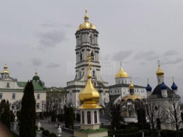 Șase elevi olimpici au primit în dar din partea Asociației Culturale „Sfântul Mitropolit Dosoftei” un pelerinaj în Ucraina