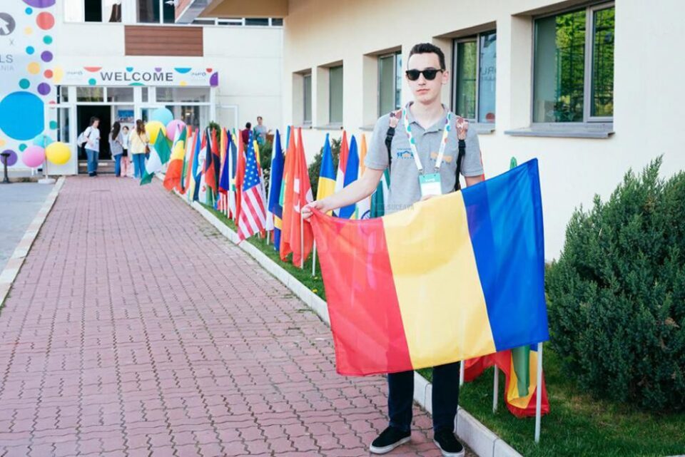 Rădăuțeanul Victor Acsani a câștigat argintul la faza internațională a concursului multimedia Infomatrix
