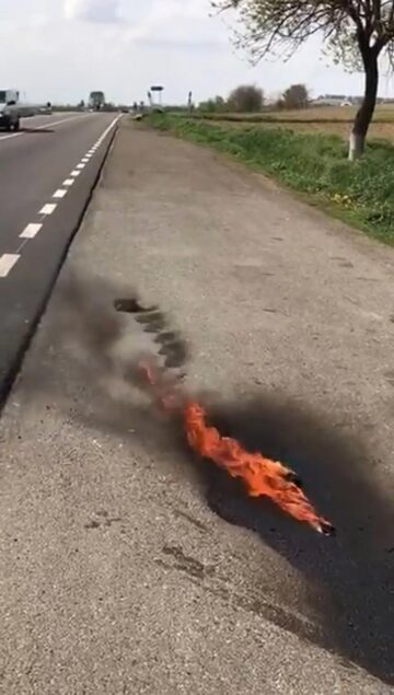 Atac mafiot. Mașina unei instituții publice, atacată cu un coctail Molotov de doi indivizi cu fețele acoperite