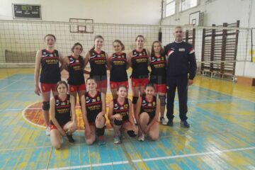 Echipa de volei fete a Școlii Gimnaziale „Ion Creangă” Suceava