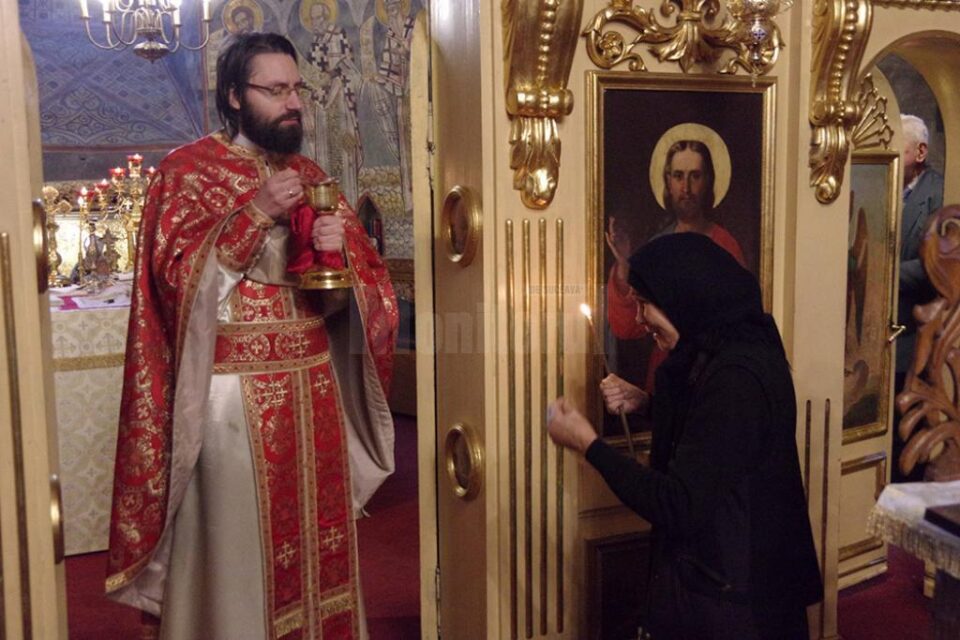 Duhovnicul este ghidul nostru către Domnul Duhovnicul este ghidul nostru către Domnul