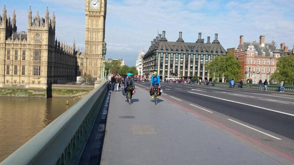 Turul Europei pe biciclete, pentru a susține copiii din Casa de tip familial „Sf. Nicolae” Suceava să-și continue studiile