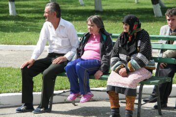 Rudele unei persoane cu handicap internată într-un centru de stat, obligate să plătească întreținerea dacă bolnavul n-are bani