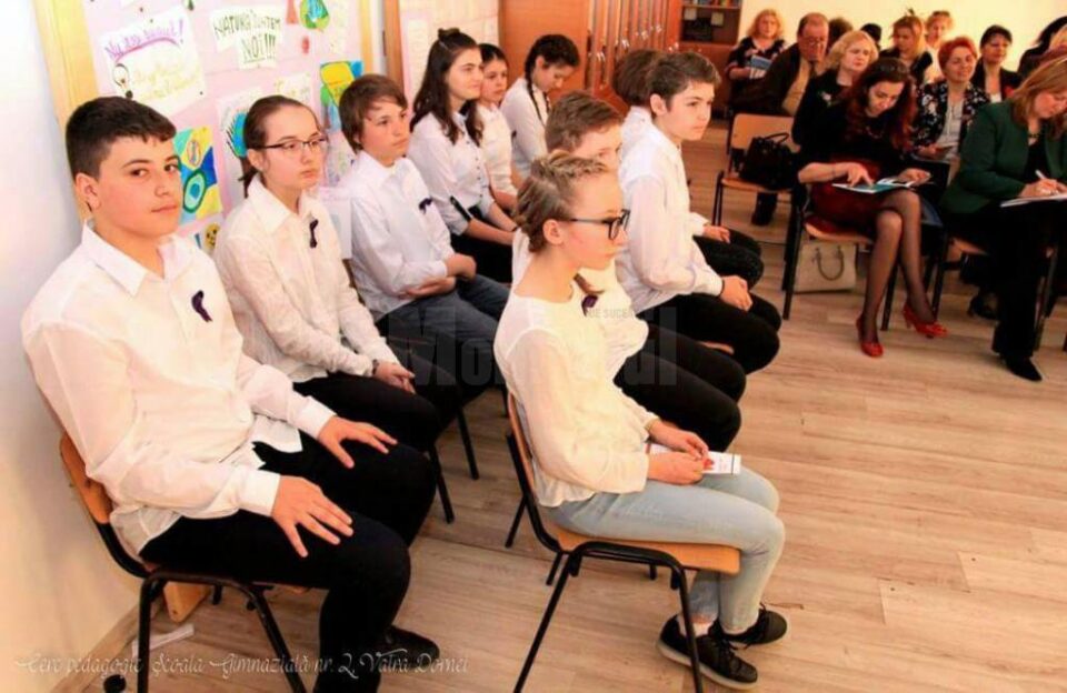 La acțiunile interactive și seminariile de lucru din cadrul proiectului au participat peste 200 de elevi, dar și profesori și consilieri psihopedagogi La acțiunile interactive și seminariile de lucru din cadrul proiectului au participat peste 200 de elevi, dar și profesori și consilieri psihopedagogi