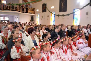 Triplă sărbătoare la Poiana Micului: Ziua Drapelului Poloniei, Ziua Diasporei și Ziua Constituției