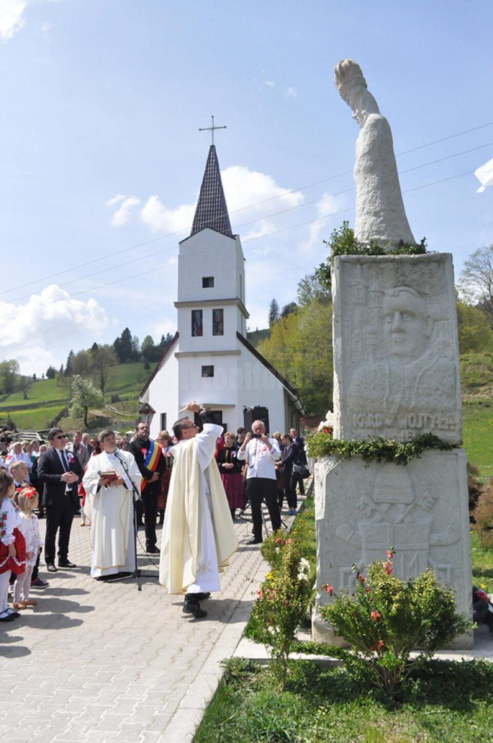 Inaugurarea statui Fecioarei Maria din Fatima