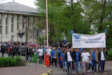Exuberanță, zgomot, veselie și culoare la primul marș al studenților suceveni