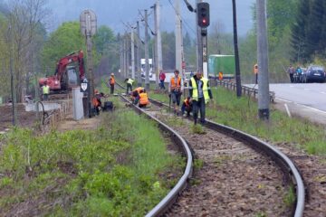 Lucrările de reparații au început la primele ore ale dimineții, pentru a se putea încadra în termenul limită de o săptămână