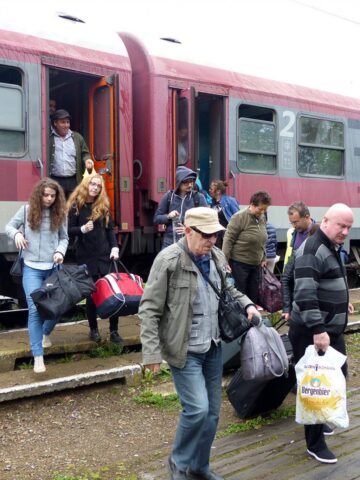 Circulația trenurilor între Moldova și Ardeal se face începând de ieri cu ajutorul autobuzelor între Frasin și Molid