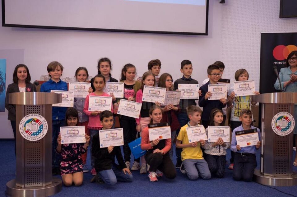 Echipajul de la Cajvana, premiat la Olimpiada Micilor Bancheri de la București