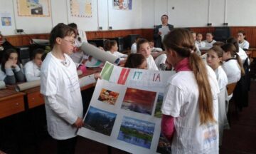Copiii crescuți de asistenți maternali din Bogdănești au sărbătorit marți Ziua Europei