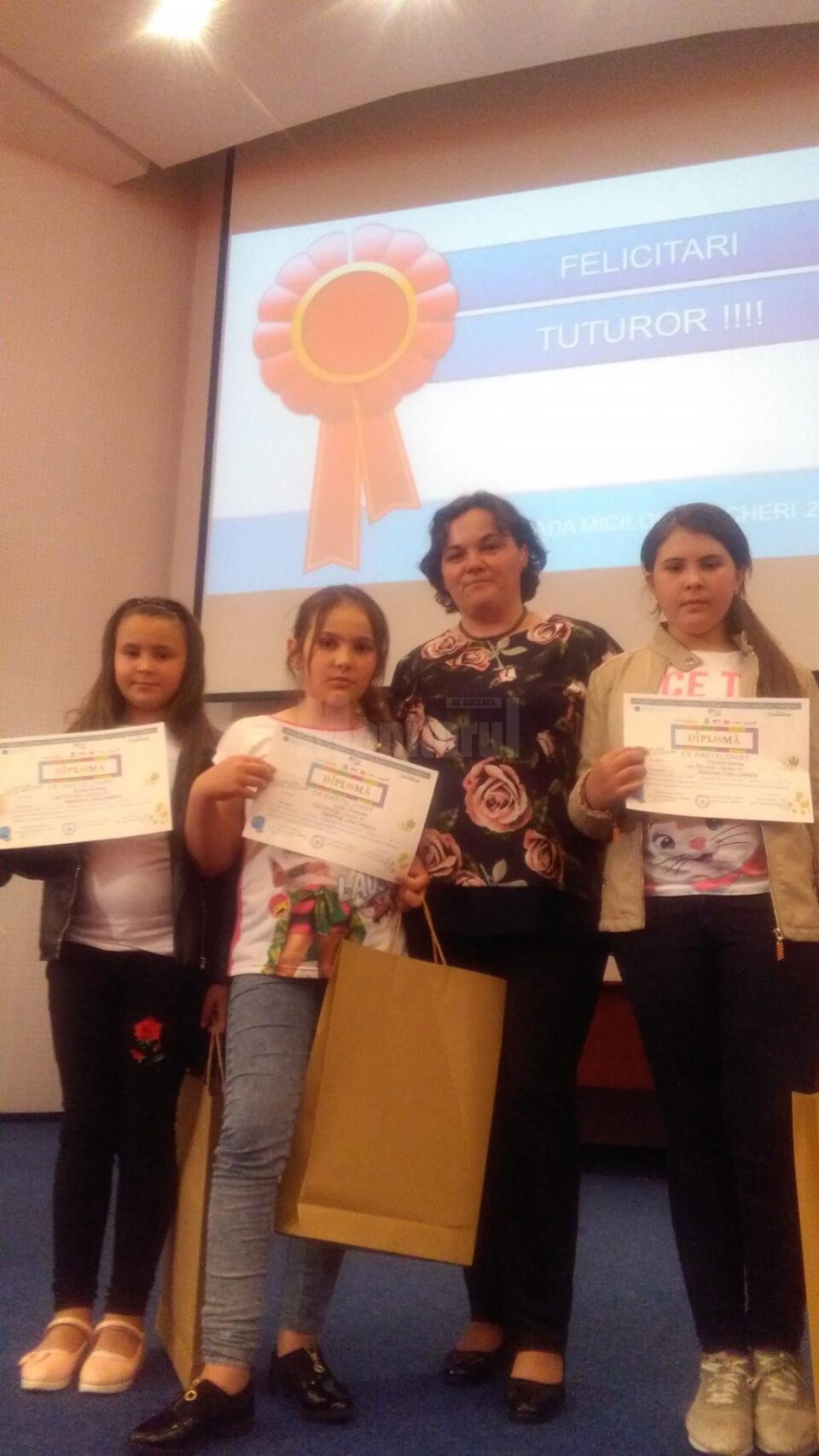 Echipajul de la Cajvana, premiat la Olimpiada Micilor Bancheri de la București
