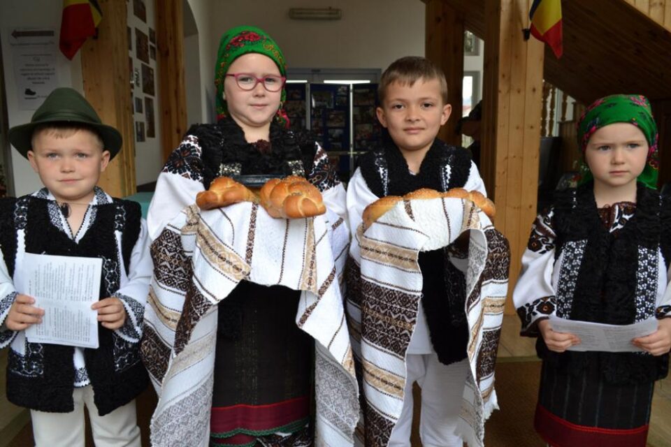 Asociația De Ajutor Mutual ADAM din localitatea Moldovița a sărbătorit zece ani de activitate