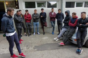 Jucătorii Forestei s-au adunat în fața clubului pentru a cere lămuriri despre situația în care s-a ajuns