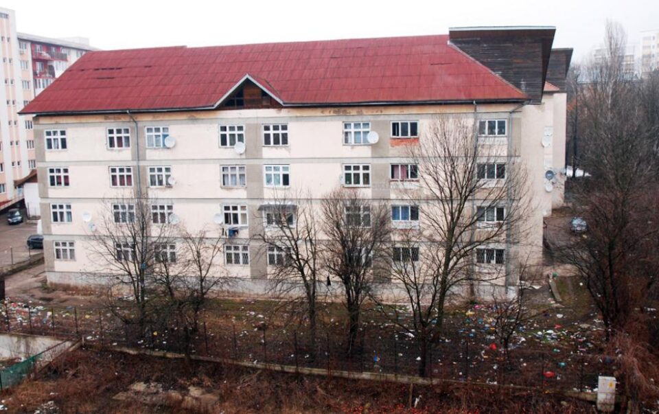 Chiriașii căminului nr. 2 de la Liceul Alimentar vor fi evacuați începând de săptămâna viitoare Chiriașii căminului nr. 2 de la Liceul Alimentar vor fi evacuați începând de săptămâna viitoare