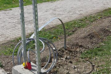 Fundația și alimentarea cu energie electrică au fost deja executate la primele stații de încărcare pentru vehicule electrice