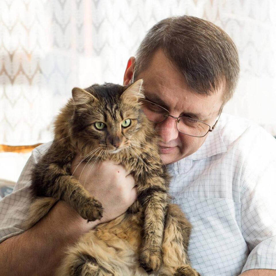 Viorel Ilișoi lansează „Cele mai frumoase reportaje”, azi, la Suceava