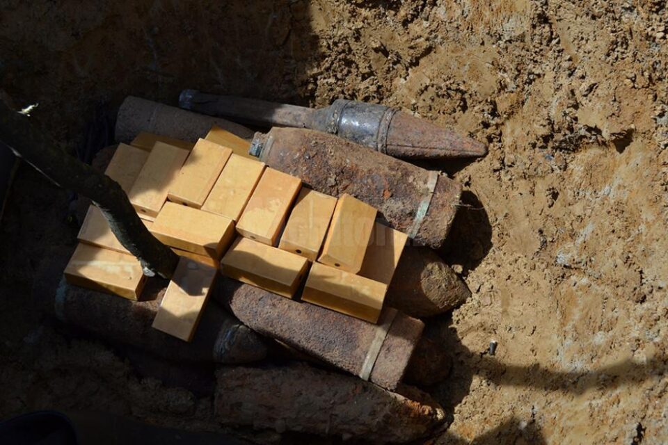 Elemente de muniție din cele două conflagrații mondiale au fost găsite în mai multe localități din județul Suceava