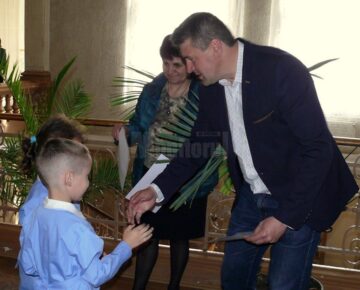 Copiii de la Grădinița „Lizuca” au mers la primărie să ceară o centrală termică nouă