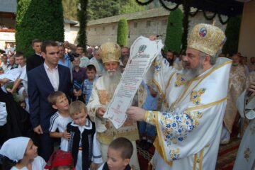 Patriarhul Bisericii Ortodoxe Române, Preafericitul Părinte Daniel, va ajunge astăzi, în jurul orei 13:00, la Mănăstirea Putna