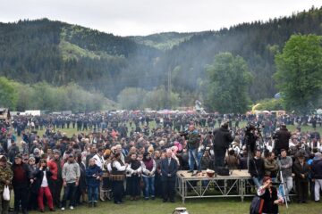 Flutur i-a îndemnat pe suceveni să spună mai tare că iubesc Bucovina „pentru că ani de zile alții ne-au confiscat-o”