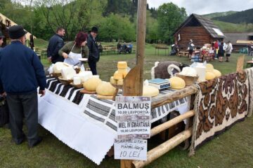 Flutur i-a îndemnat pe suceveni să spună mai tare că iubesc Bucovina „pentru că ani de zile alții ne-au confiscat-o”