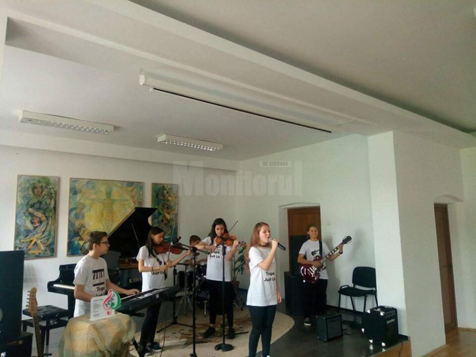 Concursul de Interpretare și Creație „HeArt”, la Colegiul de Artă „Ciprian Porumbescu”