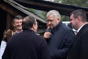 Flutur i-a îndemnat pe suceveni să spună mai tare că iubesc Bucovina „pentru că ani de zile alții ne-au confiscat-o”
