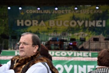 Flutur i-a îndemnat pe suceveni să spună mai tare că iubesc Bucovina „pentru că ani de zile alții ne-au confiscat-o”