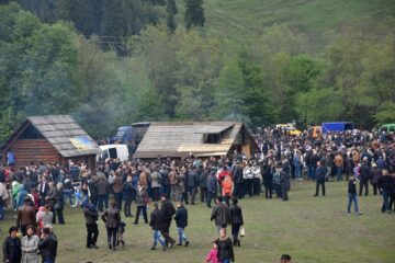 Flutur i-a îndemnat pe suceveni să spună mai tare că iubesc Bucovina „pentru că ani de zile alții ne-au confiscat-o”