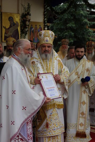 Patriarhul României și starețul Mănăstirii Putna