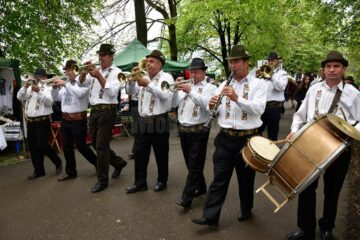 Flutur i-a îndemnat pe suceveni să spună mai tare că iubesc Bucovina „pentru că ani de zile alții ne-au confiscat-o”